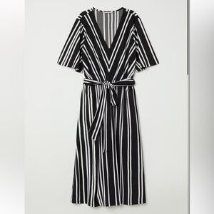 H&M Striped Midi Dress Black White 3/4 Sleeve V Neck Elastic Waist Women’s Sz S